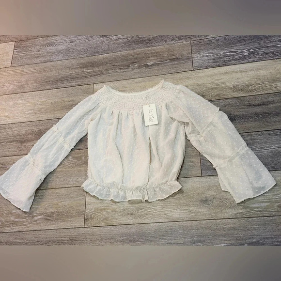 La Miel cream polka dot sheer bell sleeve - Picture 5 of 6